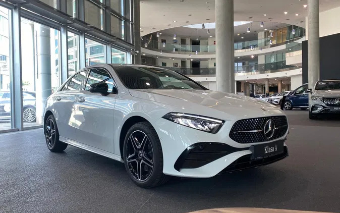 mazowieckie Mercedes-Benz Klasa A cena 234827 przebieg: , rok produkcji 2023 z Ząbkowice Śląskie